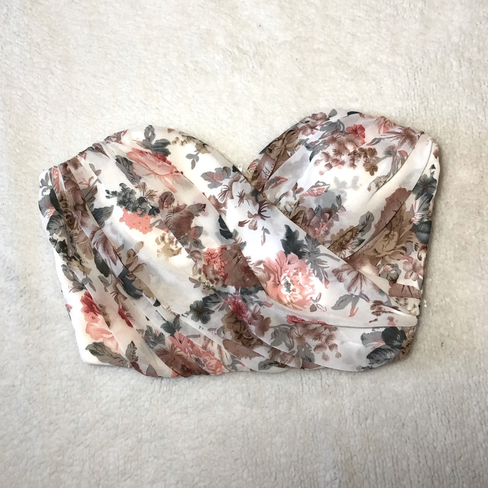 NWT Strapless Windsor Crop